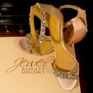 Jewel Badgley Mischka Caroline Shoe